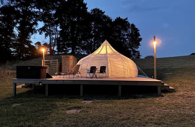 Blissful Bell Tent Oasis near Pymatuning Lake in Pennsylvania