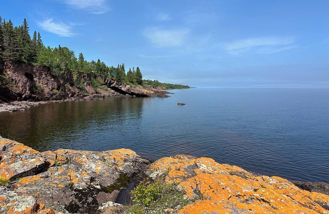 Blue Water Escape at Gull Harbor on North Shore of Lake Superior - NEW LISTING!