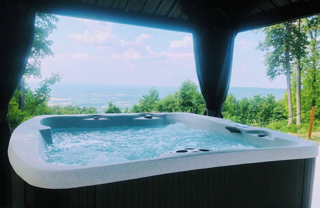 Luxury Glamping Tent w/ Stunning Views & Hot Tub