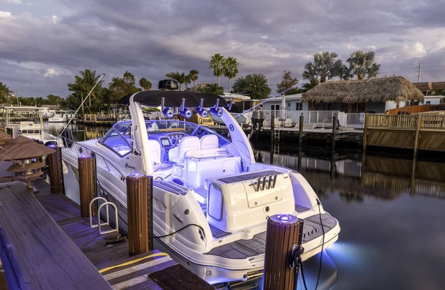 Boat life w/ private access to Patio-Pool-Jacuzzi