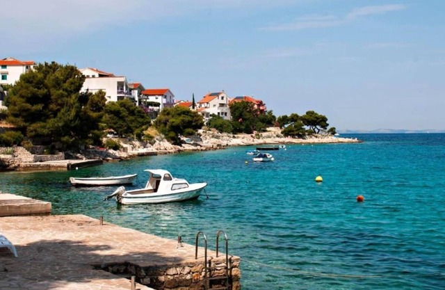 Bobi - 10 M From the sea - SA2