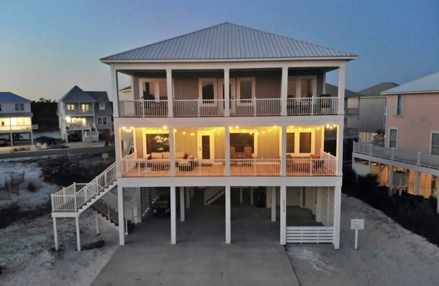 Booking Now for 2026! Upscale Custom Home w/ Great Location & Views!