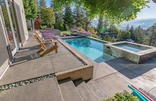The Aloha House ~ Piscina y jacuzzi