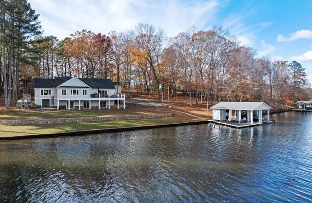 Bougie Bunker | Stunning Views | Spacious Flat Lot