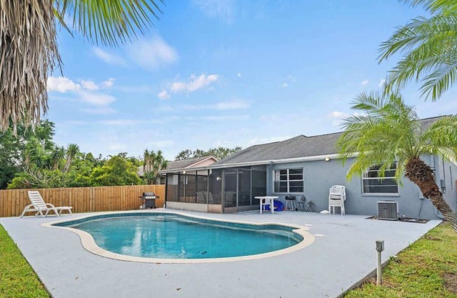 Bradenton 4BR/2BA Home w/ Pool & Mini Putt