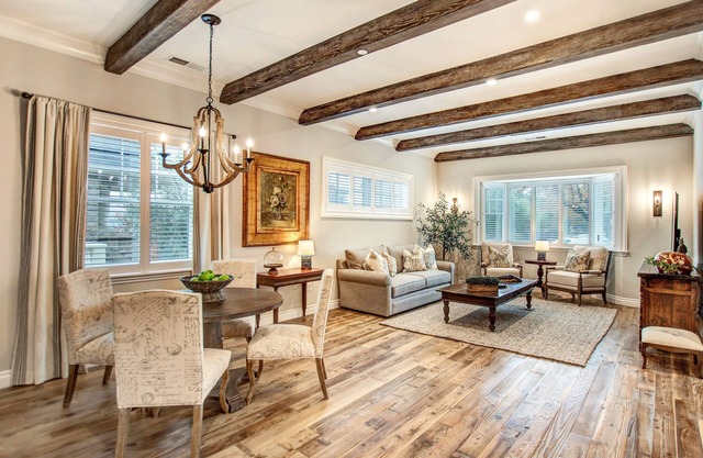 Nuevas suites principales de 2 dormitorios con cocina de chefs a pasos de Sonoma Plaza