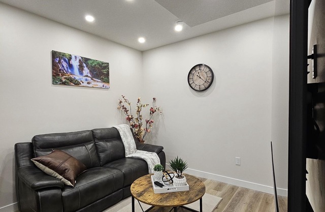 Brand New 2 Bedroom Suite