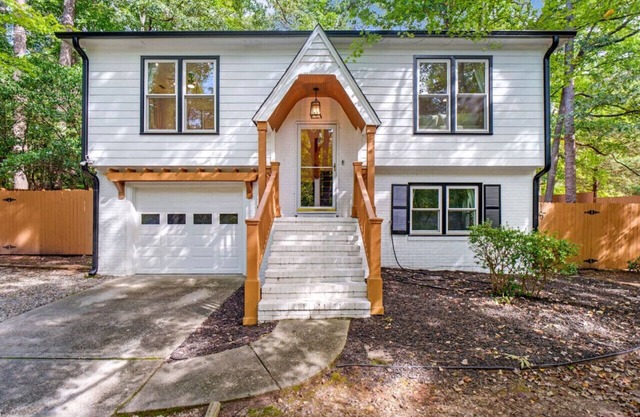 Brandyapple Retreat by Rather Be Properties