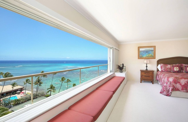 Breathtaking Ocean Views from Quiet Beachfront Condo! Free Parking & Wi-Fi!