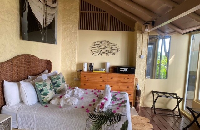 Breathtaking Views | Perfect Relaxing Getaway w/ Nature trails, Spa & Pool