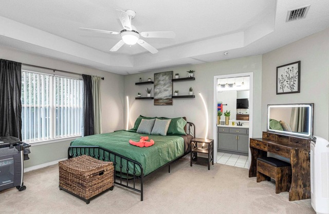 Breeze | Waterfront Community, Arcade & Pool Table