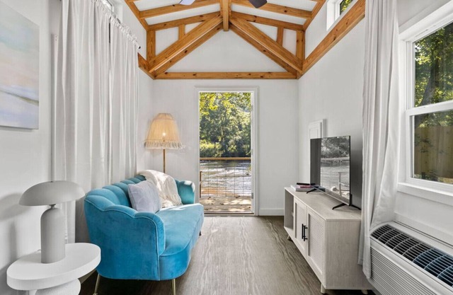 Breezy | Tiny House on the Magical Tuck River