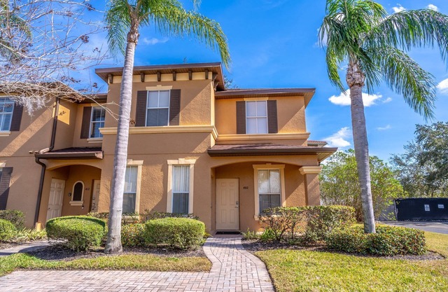 Family-Friendly 4BR Corner Townhome | Regal Palms Resort Pool & Clubhouse | Near Orlando Parks