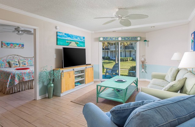 Bright and Fun Beach Themed Condo - On Little Sabine Bay