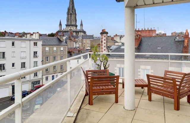 Bright accommodation with large terrace