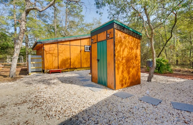 Bright Cabin w/ Fire Pit - 2 Mi to Holden Beach!