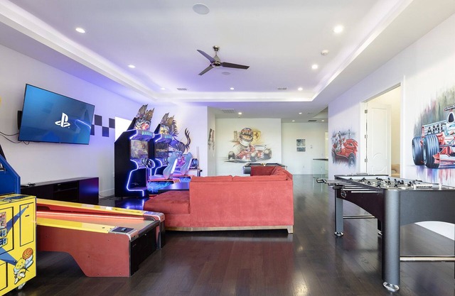 Bright Chic Oasis with Private Pool and Spa at Reunion