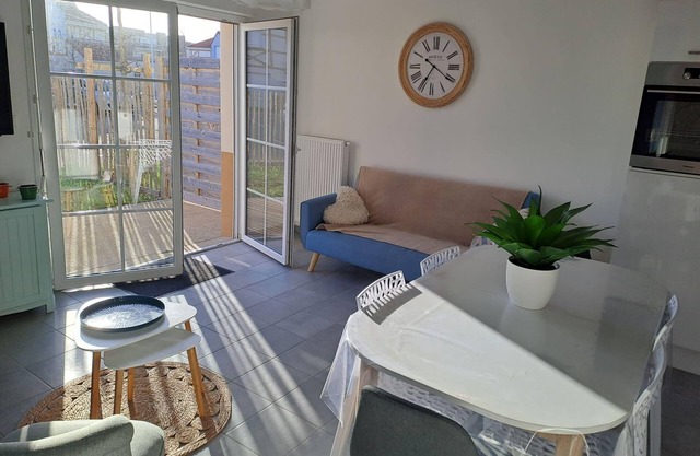 Nice house - Sainte Cécile beach 2 min away