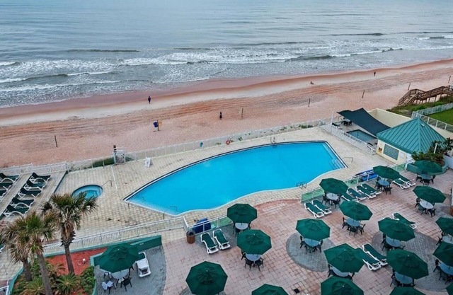 Bright Oceanview Unit Close to Dining, Golf & Daytona Adventures