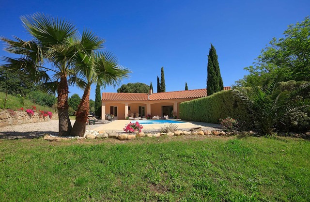 Villa luminosa, con aire acondicionado, en 9000m², piscina, tranquilidad y estar seguro