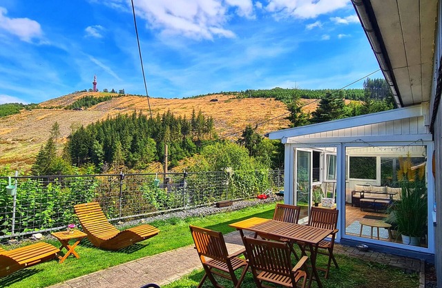 Bungalow 'Ferienwohnung Traumblick' con vistas a la montaña, terraza privada y Wi-Fi