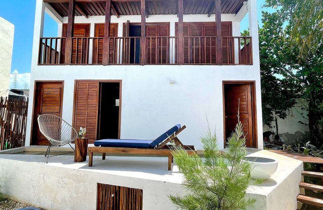 Bungalow Unico En Holbox Con Alberca Privada, En Una Propiedad Que Solo Tiene 3 unidades. B1