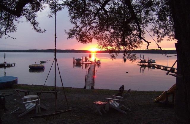 Bungalow, suites u hogar en el lado este del lago Saratoga, Navy PKG MainHouseFall
