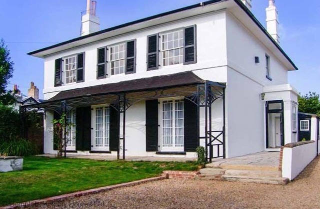 Bury Villa - Casa de 7 habitaciones para 19 personas
