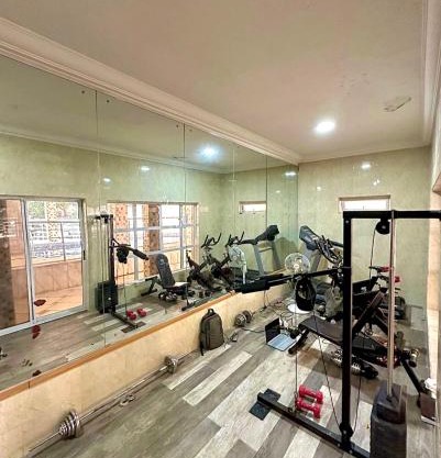 Business Room with gym access