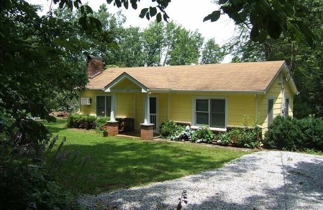 Buttercup Cottage, Historic Saluda, Carolina del Norte. Acogedor refugio de montaña