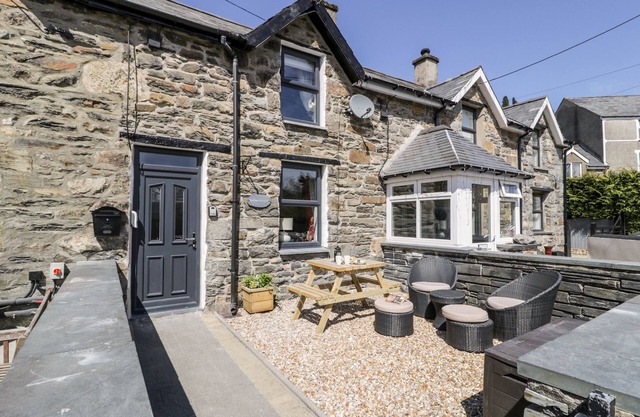 Bwthyn GER AFON (CASA RIVERPLACE) en Tanygrisiau, Ref 15039