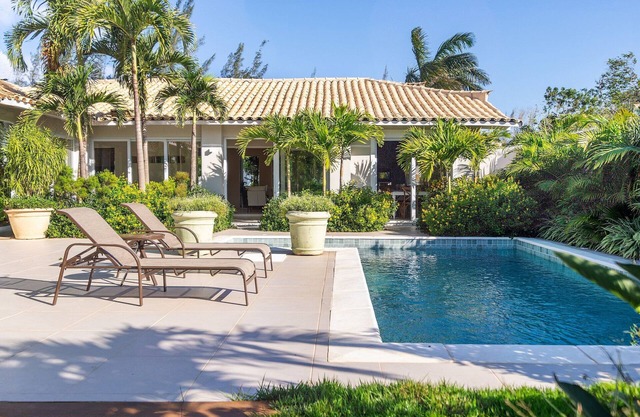 BZ76 casa grande con 3 suites y piscina privada