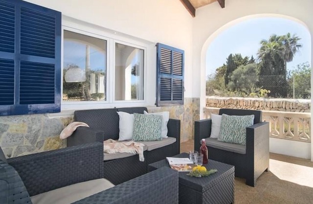 Ca Na Maria Francisca. Casa de pueblo para 6 personas en Cala Llombards.