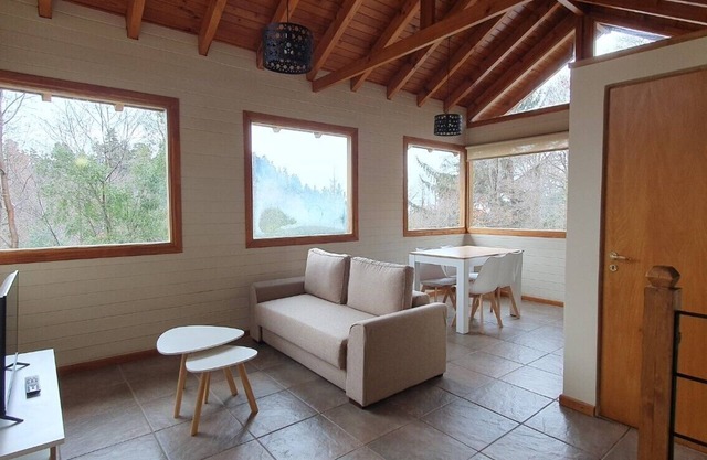 Cabaña ideal para el descanso y vacaciones. Ubicada en la montaña y en el bosque