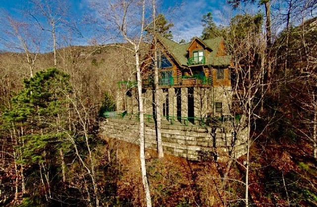 Highlands Mountain Lodge en Rumbling Bald Golf Resort & Spa - Lake Lure NC