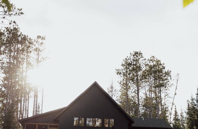 Cabin in Hayward / Kagon Kabin