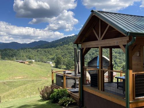 Cabin on Loye & Sunrise Cabin