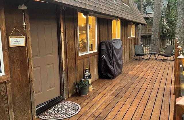 Cabin on the Roost~Pet friendly~A-frame cabin