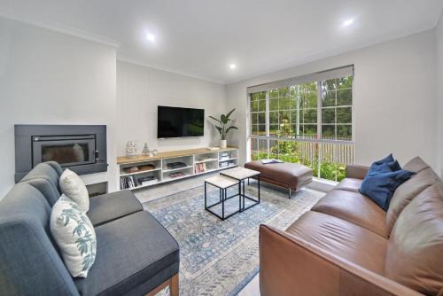 Callala Bay & Beach House - Pet Friendly with Fireplace