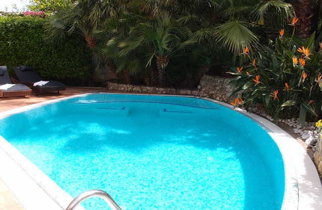 CamelieSuites LECCE - VILLA CON JARDÍN Y PISCINA