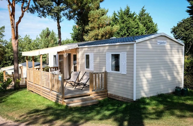 Camping Le Coiroux**** - 5-room mobile home for 8/10 people