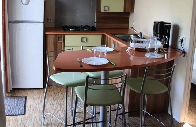 Acampar Devançon *** - Casa móvil IRM Visio 4 Habitaciones 6 Personas