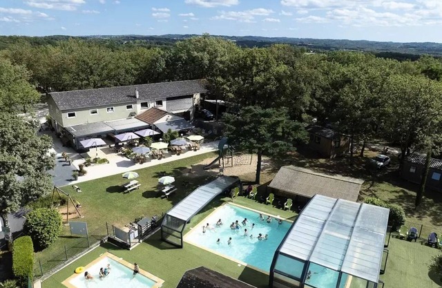 Camping Les Hirondelles**** - Cottage Select TV LV Clim 3 Rooms 2 bathrooms 4 people