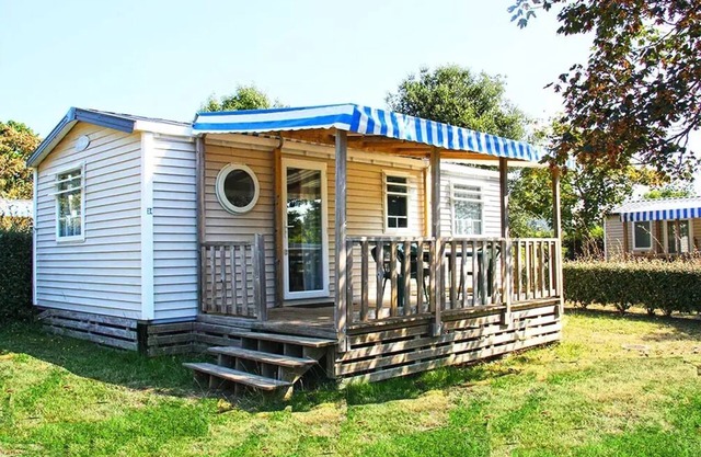 Camping Vendée-Océan ** - Azureva - 2 room chalet PMR 4 people