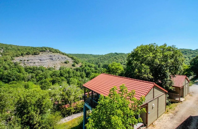 Camping La Draille - Chalet Belvedere 3 habitaciones para 6 personas