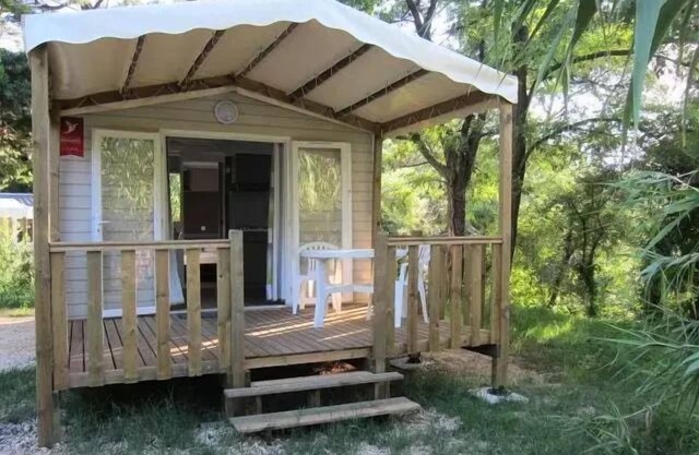 Campsite La Pinède in Provence *** - Mobile Home Olivier Plus 2 Rooms 2 People Air Conditioned + TV