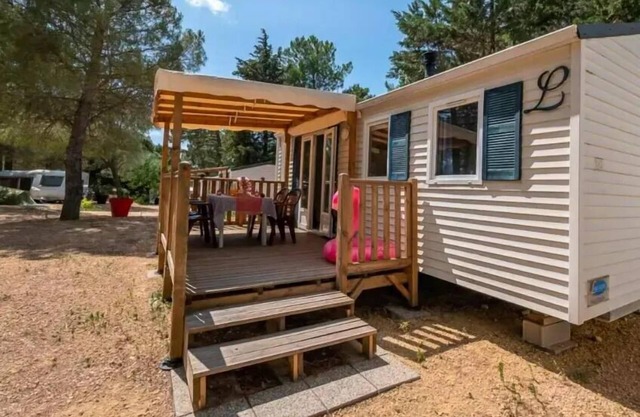 Campsite La Pinède in Provence *** - Mobile Home Aneth 3 Rooms 4 People