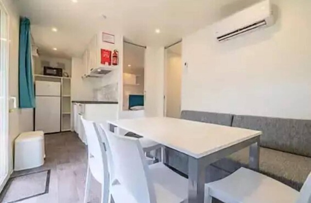 Campsite La Pinède***** - Premium 3-room mobile home for 4 people Air-conditioned + TV