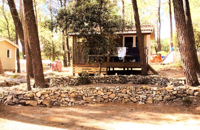 Campsite La Simioune*** - Chalet LAVENDER - 2 bedrooms (2 adults maximum and 2 children under 12 years old) - Small Budget 2 to 4 people - 2 people. included in the