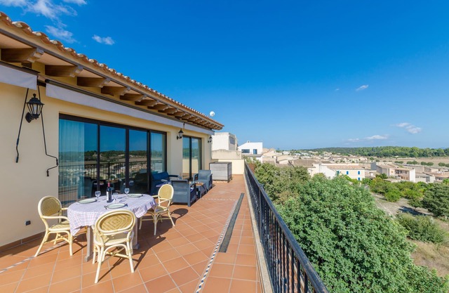 CAN NADAL - ADULTS ONLY - Bonita casa de pueblo con vistas espectaculares. WiFi Gratis.